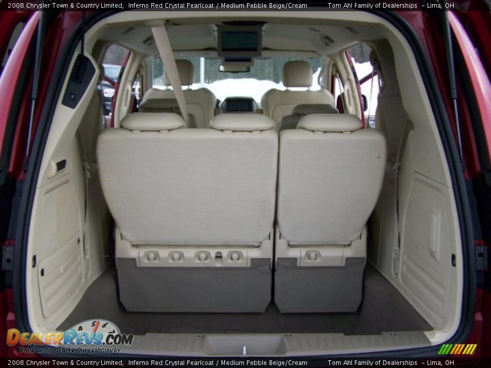 2008 Chrysler Town & Country Limited Inferno Red Crystal Pearlcoat / Medium Pebble Beige/Cream Photo #14
