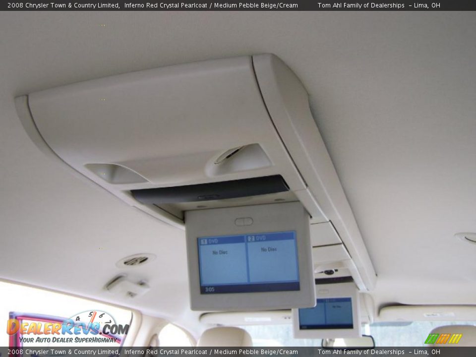 2008 Chrysler Town & Country Limited Inferno Red Crystal Pearlcoat / Medium Pebble Beige/Cream Photo #19