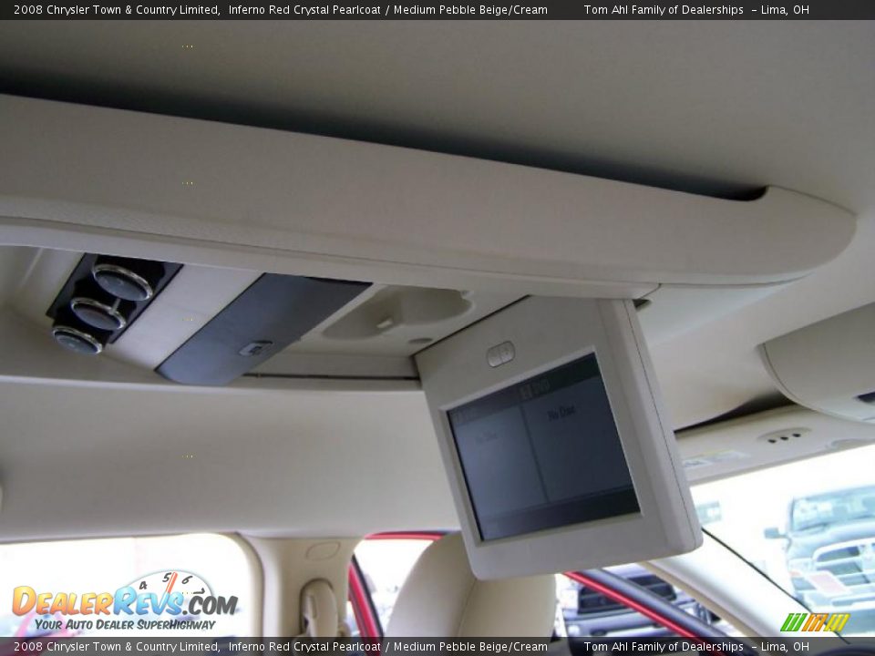2008 Chrysler Town & Country Limited Inferno Red Crystal Pearlcoat / Medium Pebble Beige/Cream Photo #20