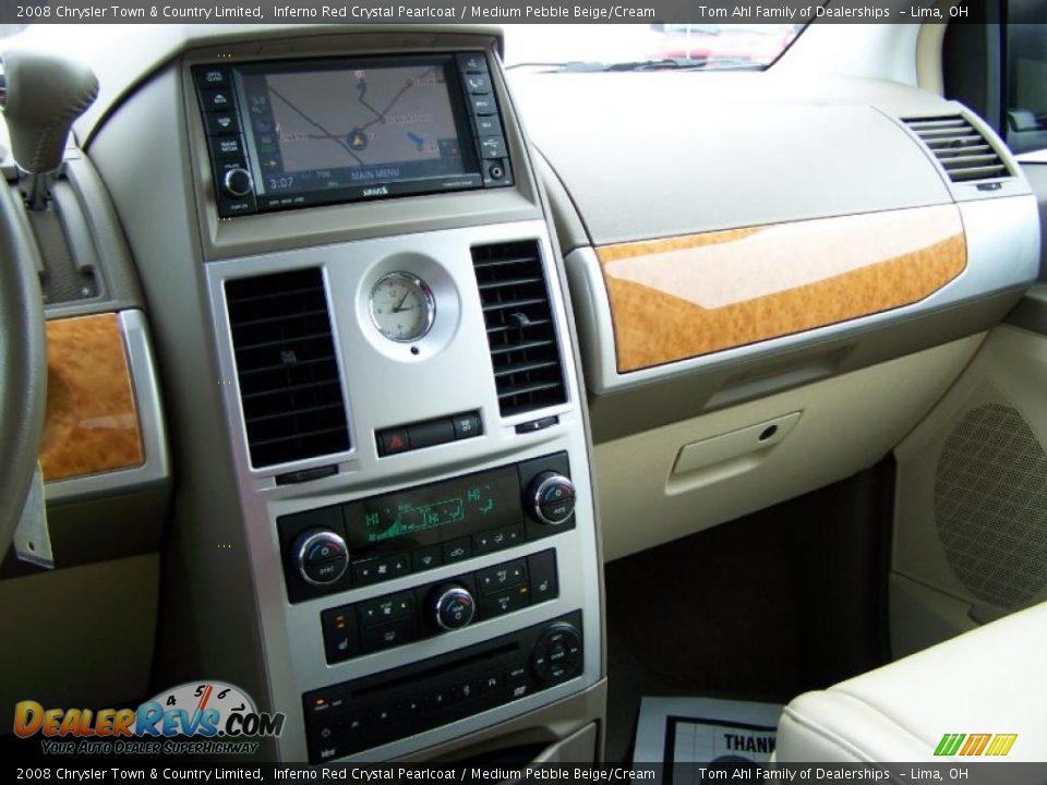 2008 Chrysler Town & Country Limited Inferno Red Crystal Pearlcoat / Medium Pebble Beige/Cream Photo #25