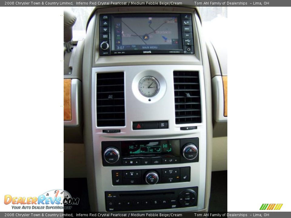 2008 Chrysler Town & Country Limited Inferno Red Crystal Pearlcoat / Medium Pebble Beige/Cream Photo #26