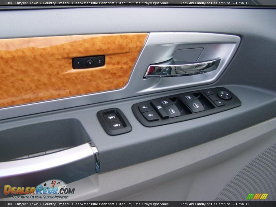 2008 Chrysler Town & Country Limited Clearwater Blue Pearlcoat / Medium Slate Gray/Light Shale Photo #11