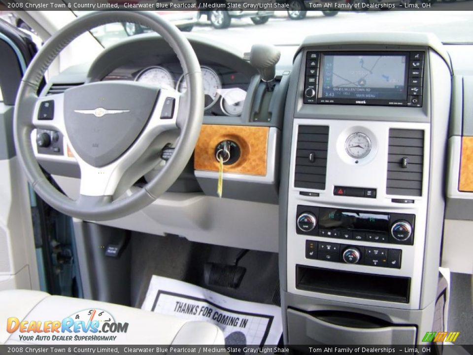 2008 Chrysler Town & Country Limited Clearwater Blue Pearlcoat / Medium Slate Gray/Light Shale Photo #18