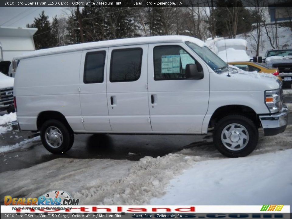 2010 Ford E Series Van E150 Cargo Oxford White / Medium Flint Photo #4