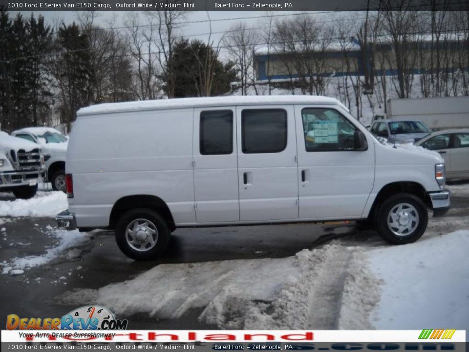 2010 Ford E Series Van E150 Cargo Oxford White / Medium Flint Photo #5