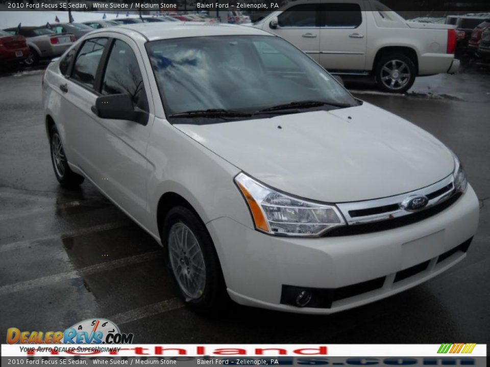 2010 Ford Focus SE Sedan White Suede / Medium Stone Photo #4