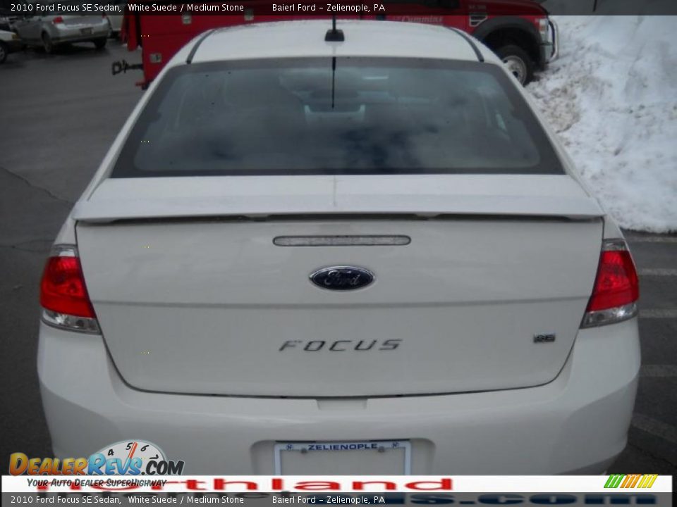2010 Ford Focus SE Sedan White Suede / Medium Stone Photo #7