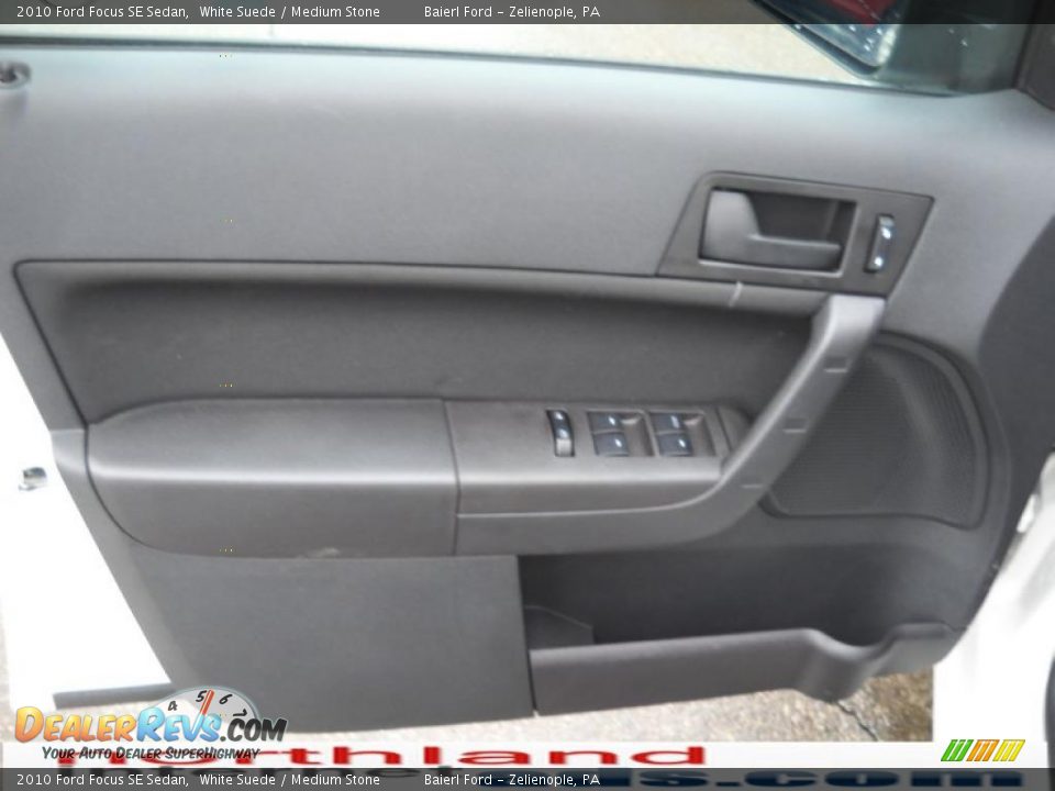 2010 Ford Focus SE Sedan White Suede / Medium Stone Photo #9