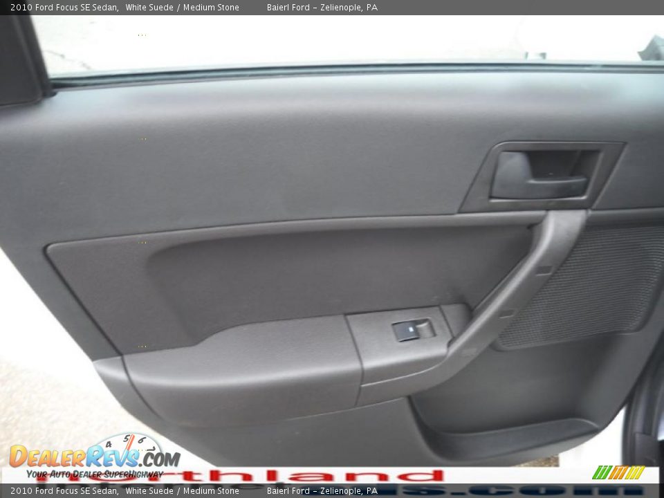 2010 Ford Focus SE Sedan White Suede / Medium Stone Photo #13