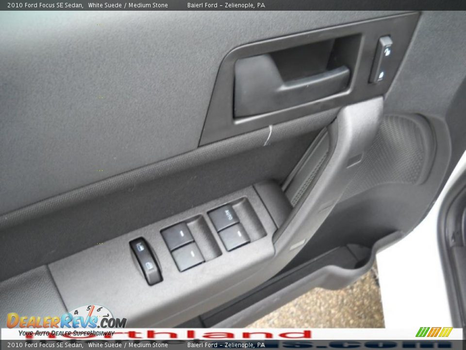 2010 Ford Focus SE Sedan White Suede / Medium Stone Photo #16
