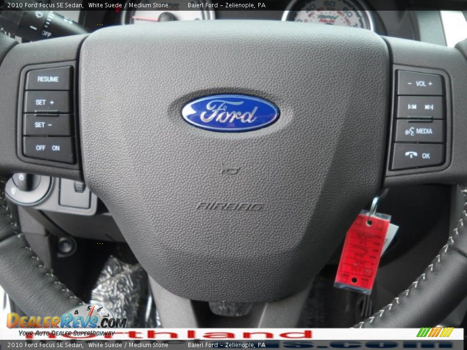 2010 Ford Focus SE Sedan White Suede / Medium Stone Photo #19