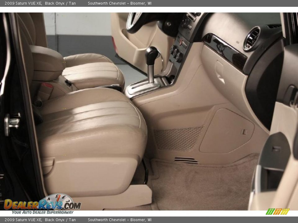 2009 Saturn VUE XE Black Onyx / Tan Photo #4