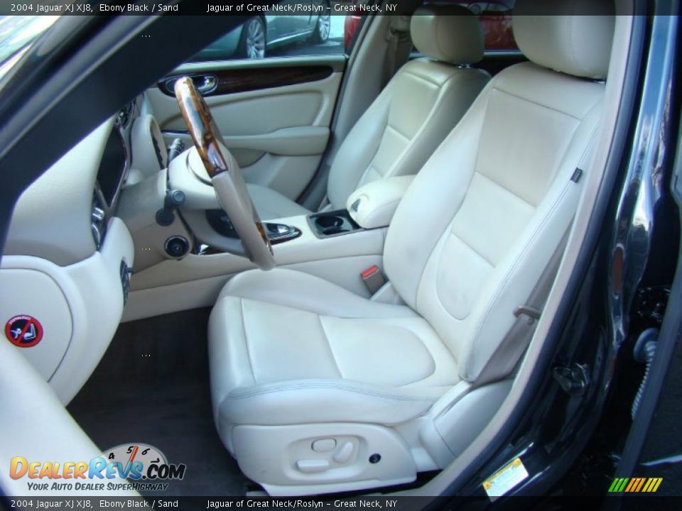 2004 Jaguar XJ XJ8 Ebony Black / Sand Photo #11