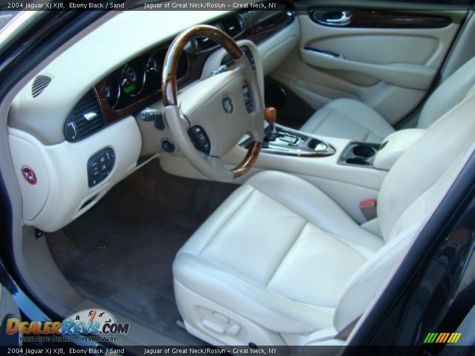 2004 Jaguar XJ XJ8 Ebony Black / Sand Photo #13
