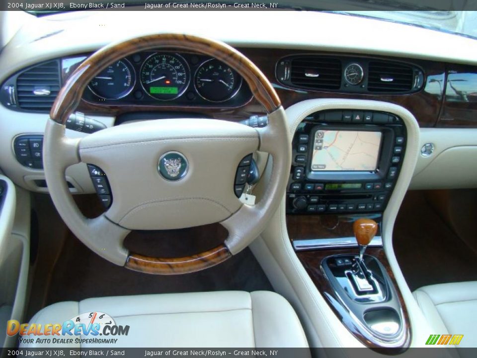 2004 Jaguar XJ XJ8 Ebony Black / Sand Photo #14