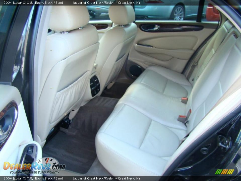 2004 Jaguar XJ XJ8 Ebony Black / Sand Photo #19