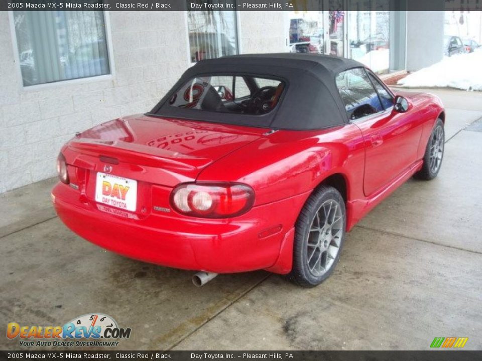 2005 Mazda MX-5 Miata Roadster Classic Red / Black Photo #2