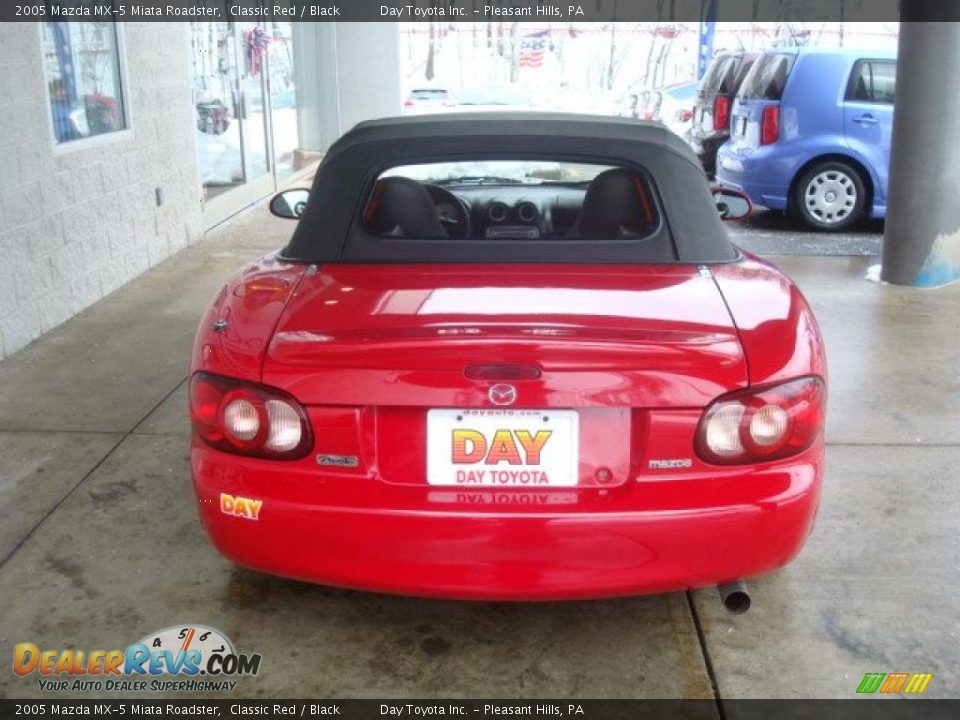 2005 Mazda MX-5 Miata Roadster Classic Red / Black Photo #3