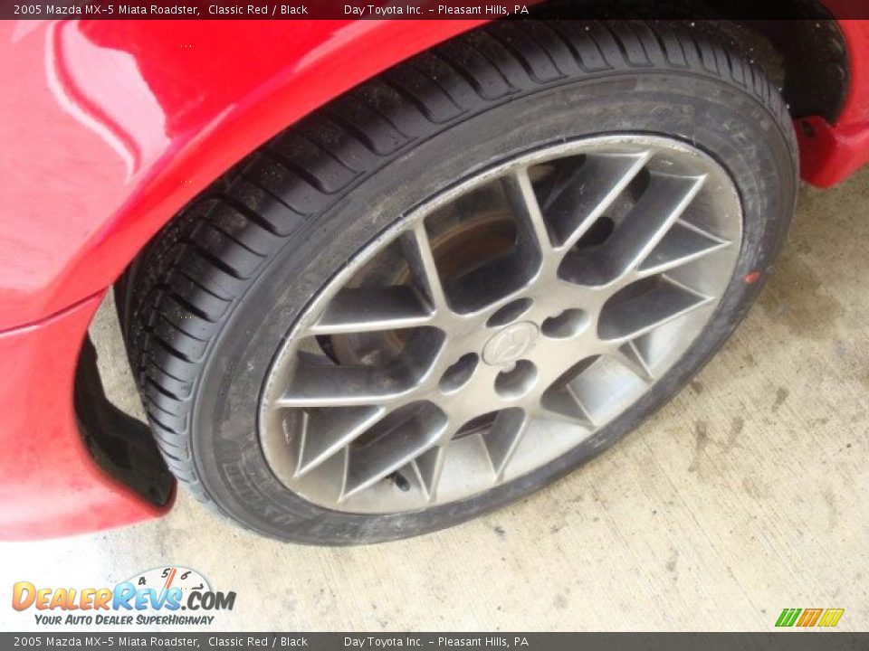 2005 Mazda MX-5 Miata Roadster Classic Red / Black Photo #7