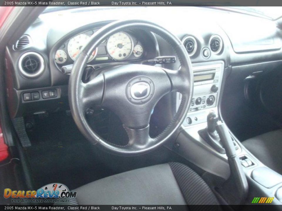 2005 Mazda MX-5 Miata Roadster Classic Red / Black Photo #9