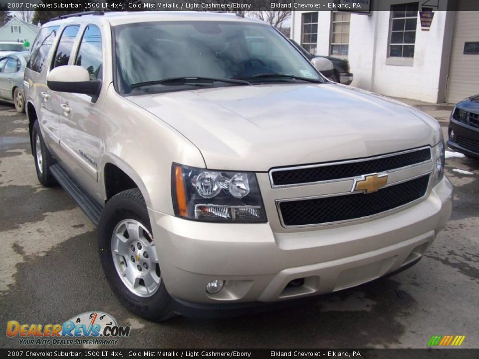 2007 Chevrolet Suburban 1500 LT 4x4 Gold Mist Metallic / Light Cashmere/Ebony Photo #1