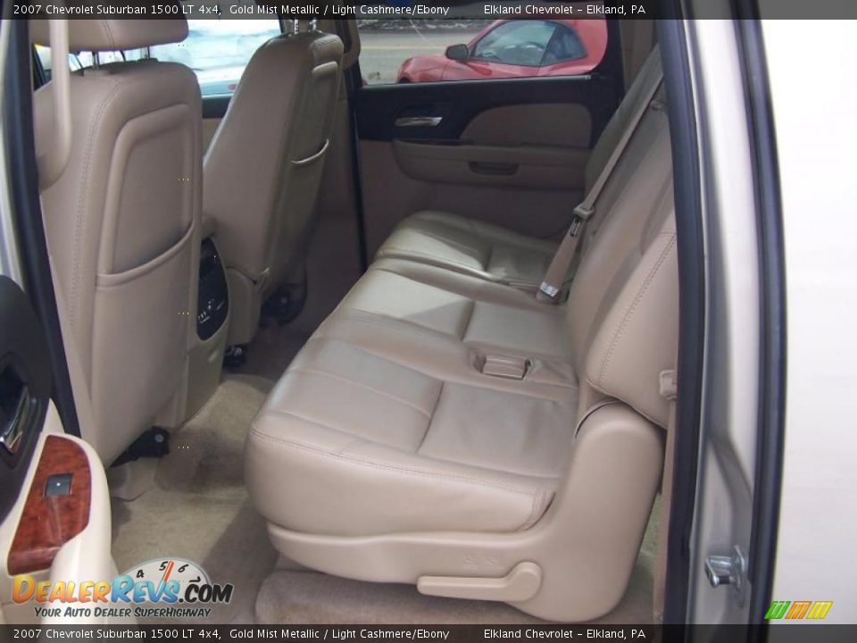 2007 Chevrolet Suburban 1500 LT 4x4 Gold Mist Metallic / Light Cashmere/Ebony Photo #8