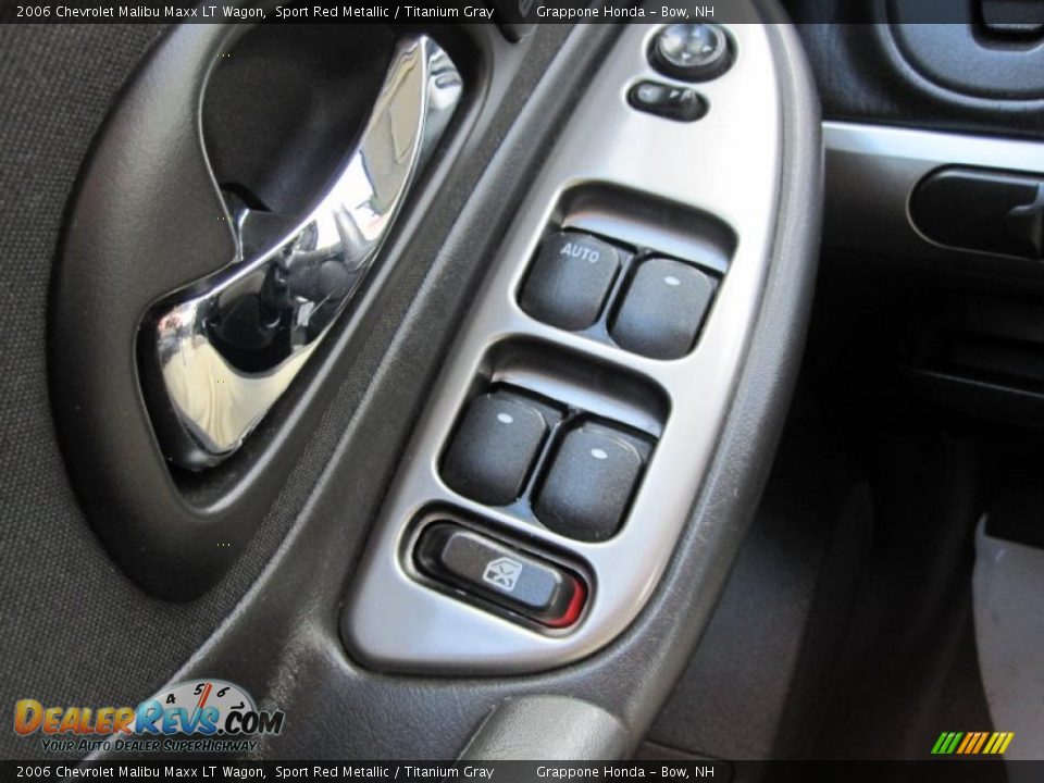 2006 Chevrolet Malibu Maxx LT Wagon Sport Red Metallic / Titanium Gray Photo #10