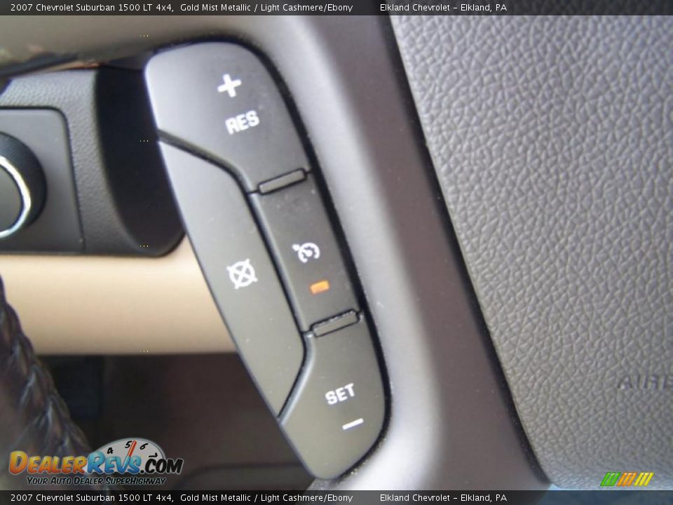 2007 Chevrolet Suburban 1500 LT 4x4 Gold Mist Metallic / Light Cashmere/Ebony Photo #18