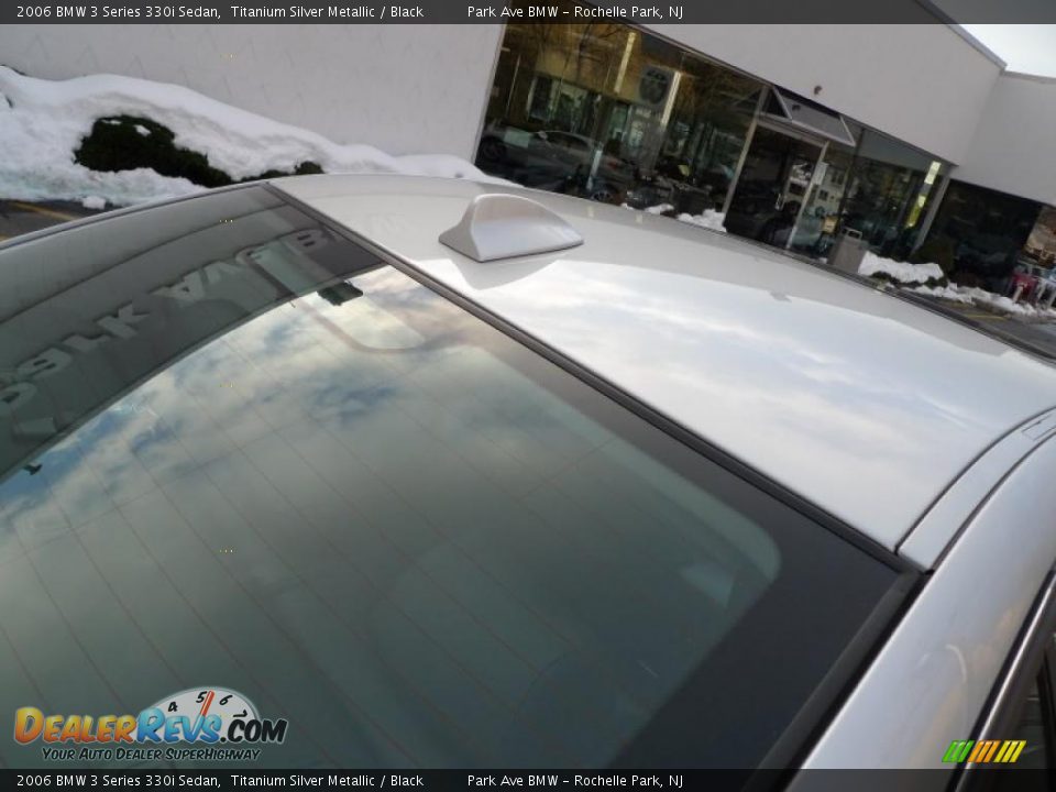 2006 BMW 3 Series 330i Sedan Titanium Silver Metallic / Black Photo #18