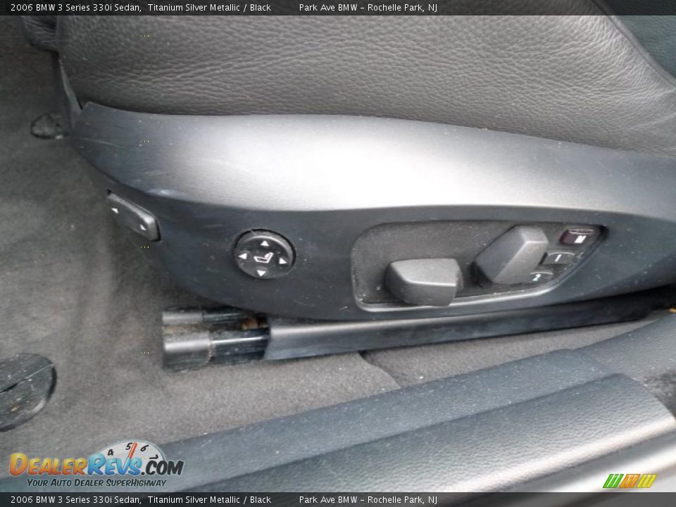 2006 BMW 3 Series 330i Sedan Titanium Silver Metallic / Black Photo #30