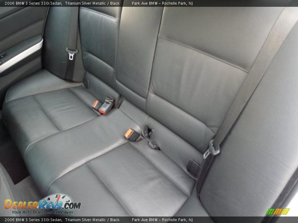 2006 BMW 3 Series 330i Sedan Titanium Silver Metallic / Black Photo #33