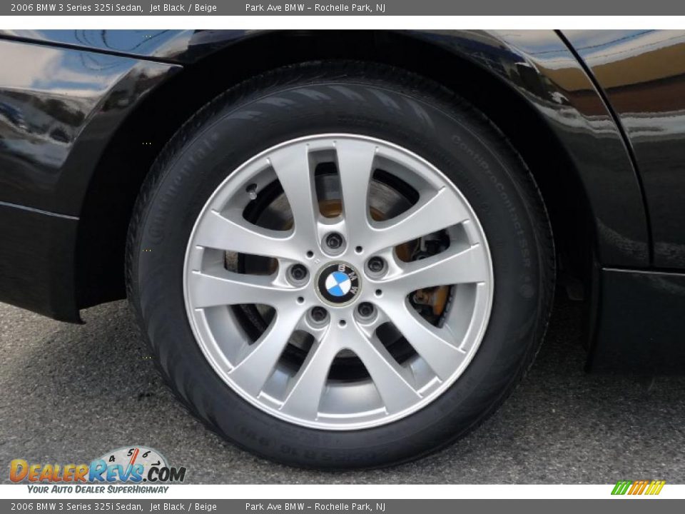 2006 BMW 3 Series 325i Sedan Jet Black / Beige Photo #16