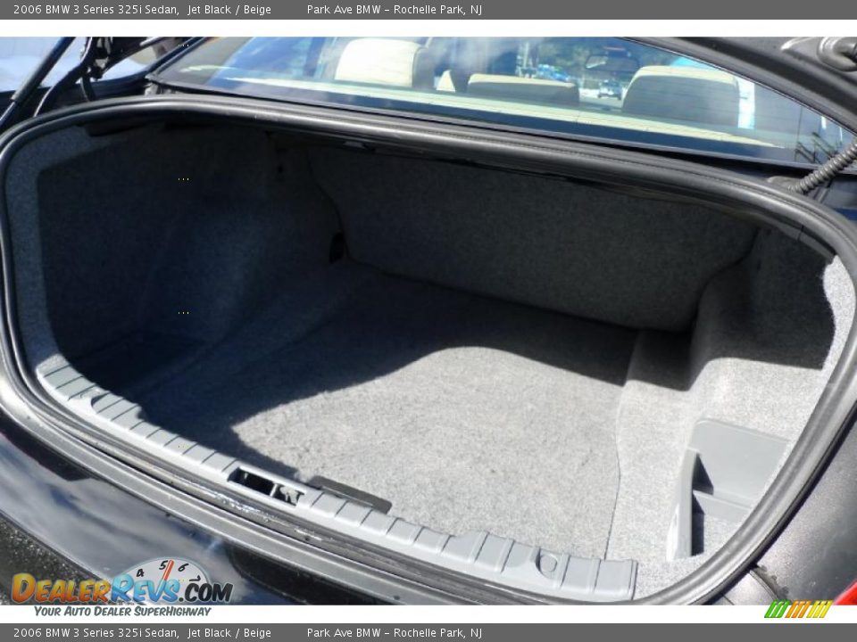2006 BMW 3 Series 325i Sedan Jet Black / Beige Photo #22