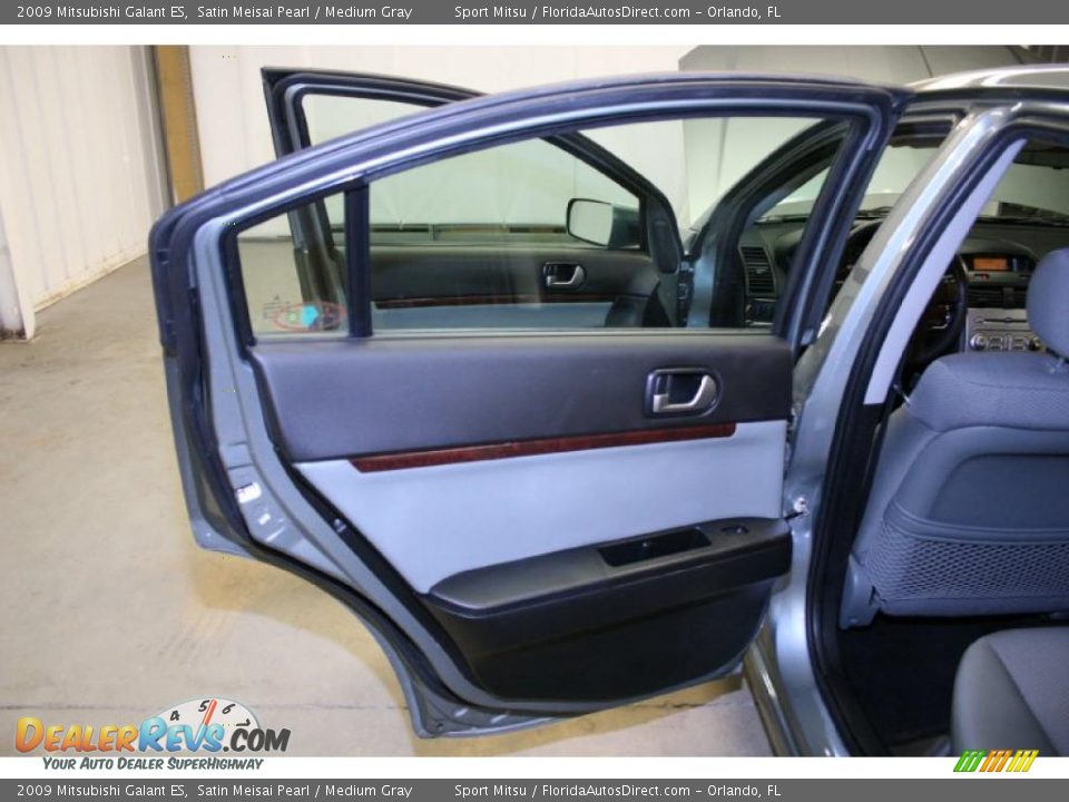 2009 Mitsubishi Galant ES Satin Meisai Pearl / Medium Gray Photo #24