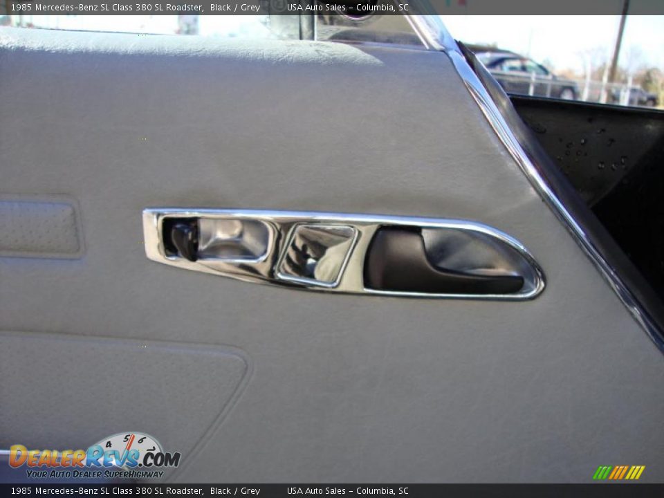 1985 Mercedes-Benz SL Class 380 SL Roadster Black / Grey Photo #10