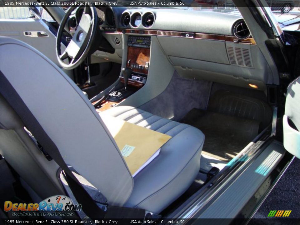 1985 Mercedes-Benz SL Class 380 SL Roadster Black / Grey Photo #22