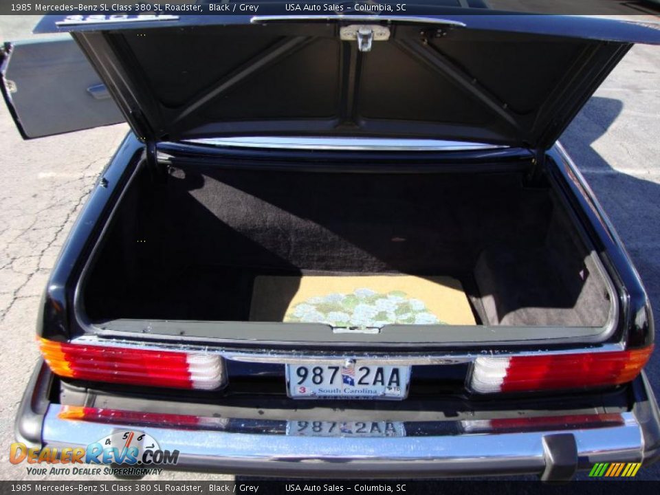 1985 Mercedes-Benz SL Class 380 SL Roadster Black / Grey Photo #25