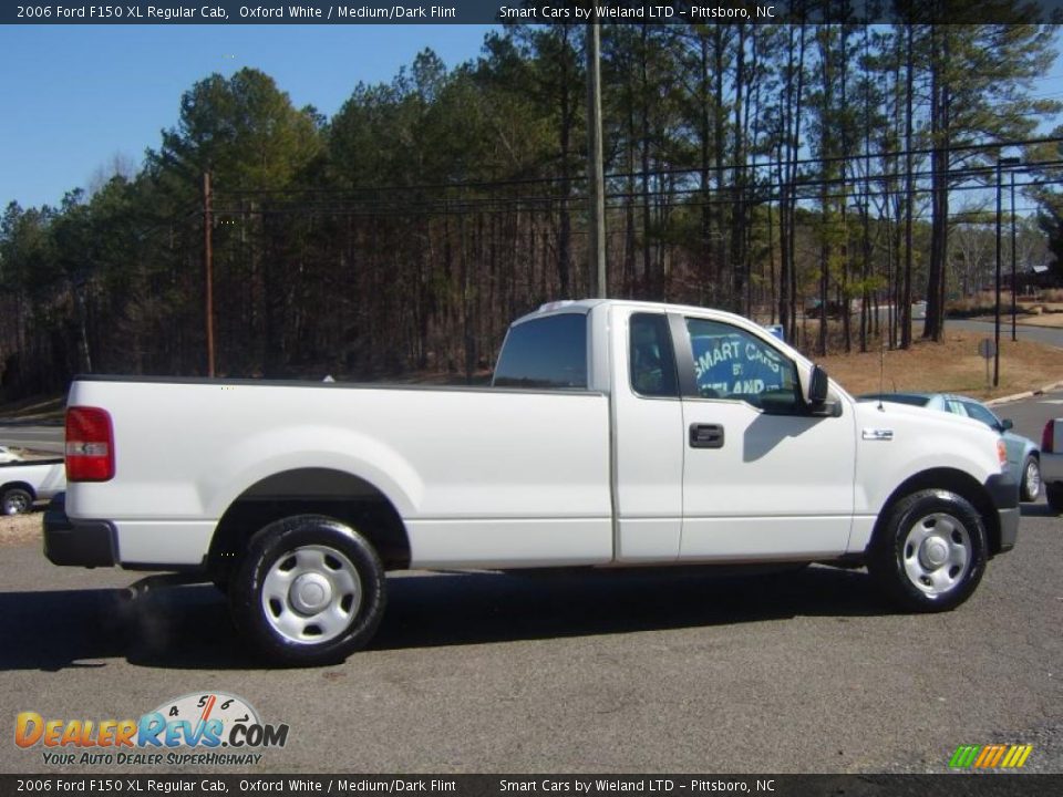 2006 Ford F150 XL Regular Cab Oxford White / Medium/Dark Flint Photo #4