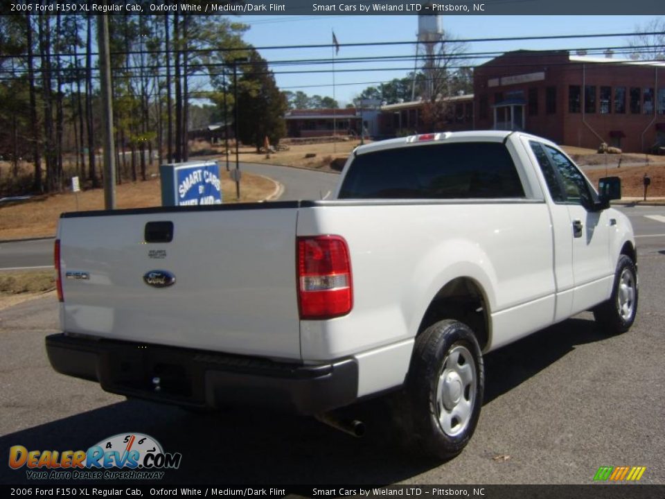 2006 Ford F150 XL Regular Cab Oxford White / Medium/Dark Flint Photo #5
