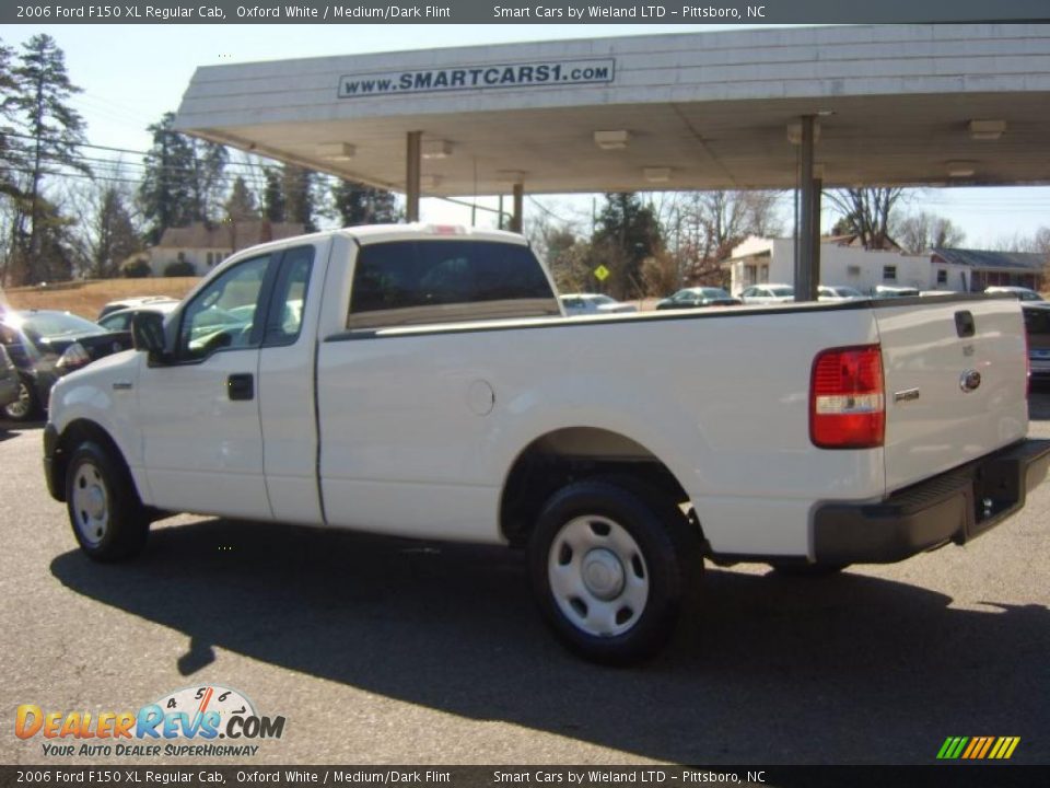 2006 Ford F150 XL Regular Cab Oxford White / Medium/Dark Flint Photo #7
