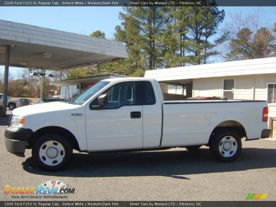 2006 Ford F150 XL Regular Cab Oxford White / Medium/Dark Flint Photo #8