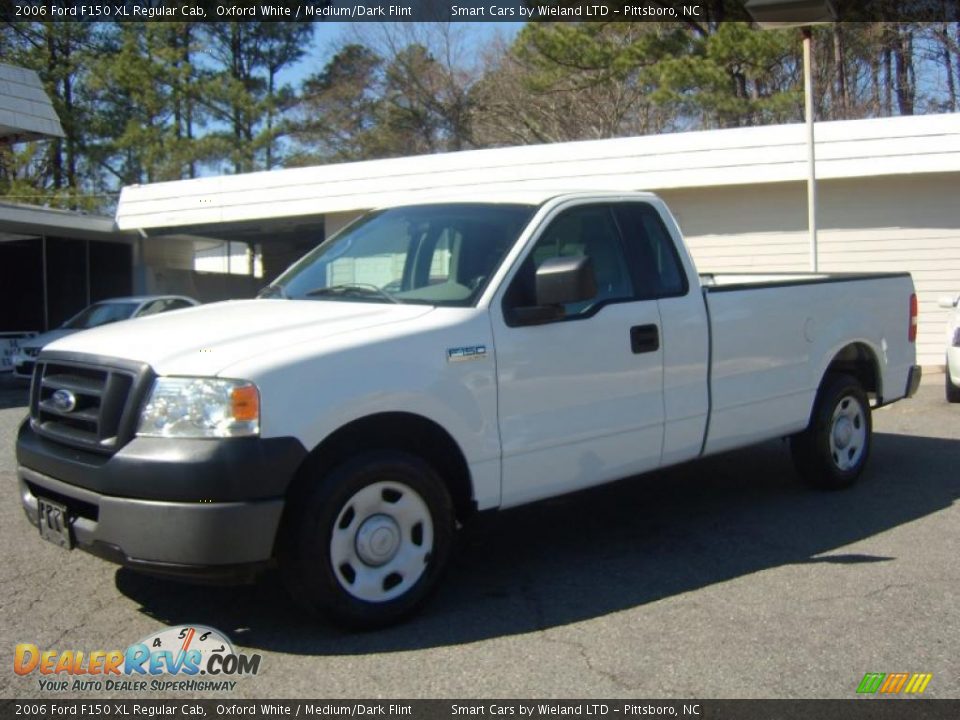 2006 Ford F150 XL Regular Cab Oxford White / Medium/Dark Flint Photo #9