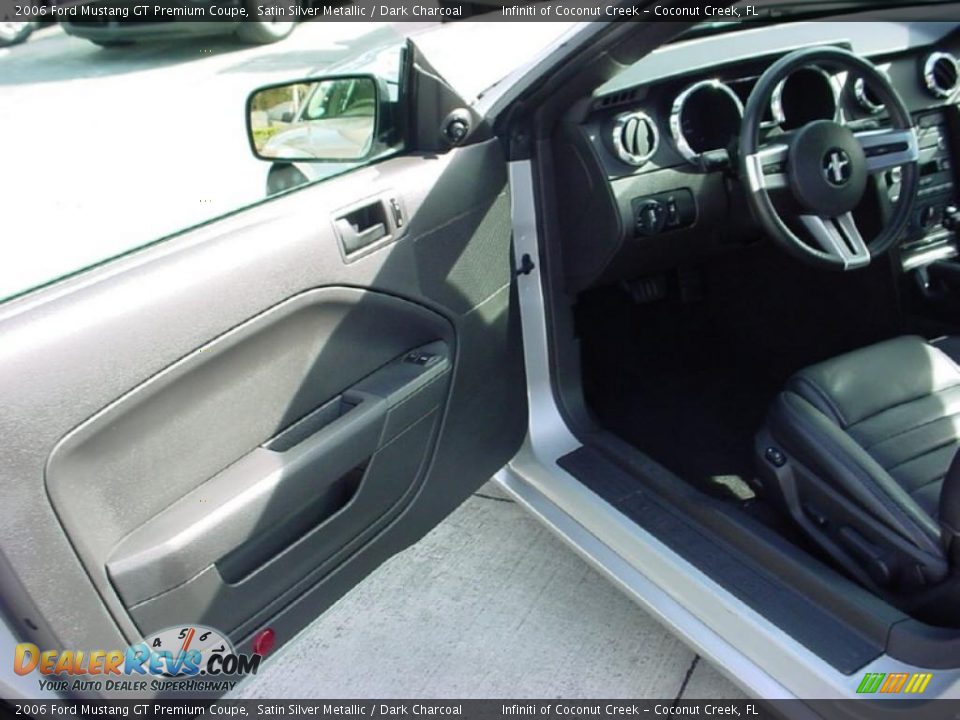 2006 Ford Mustang GT Premium Coupe Satin Silver Metallic / Dark Charcoal Photo #9