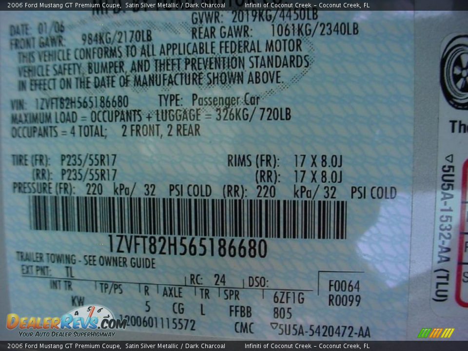 2006 Ford Mustang GT Premium Coupe Satin Silver Metallic / Dark Charcoal Photo #18