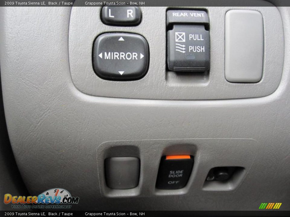 2009 Toyota Sienna LE Black / Taupe Photo #12