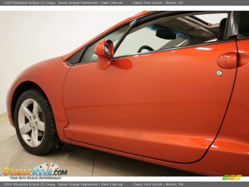 2006 Mitsubishi Eclipse GS Coupe Sunset Orange Pearlescent / Dark Charcoal Photo #22