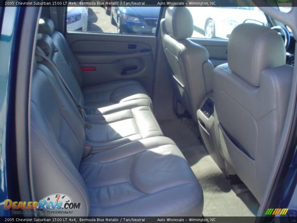 2005 Chevrolet Suburban 1500 LT 4x4 Bermuda Blue Metallic / Tan/Neutral Photo #7