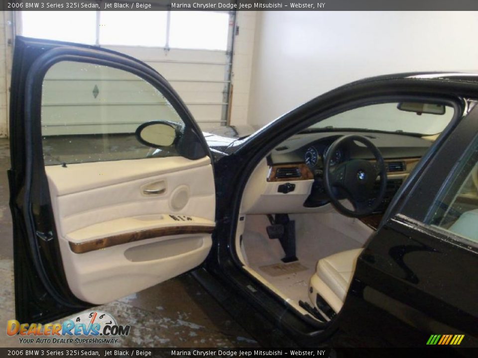 2006 BMW 3 Series 325i Sedan Jet Black / Beige Photo #16