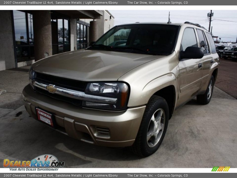 2007 Chevrolet TrailBlazer LS 4x4 Sandstone Metallic / Light Cashmere/Ebony Photo #2