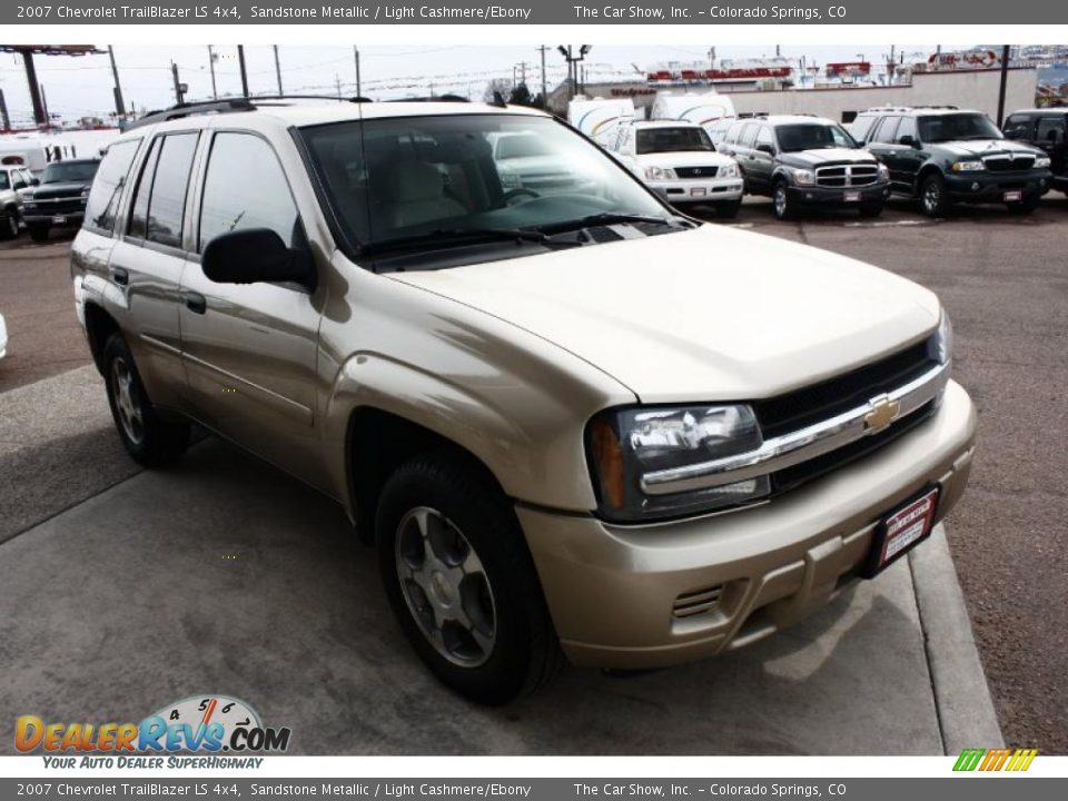 2007 Chevrolet TrailBlazer LS 4x4 Sandstone Metallic / Light Cashmere/Ebony Photo #3